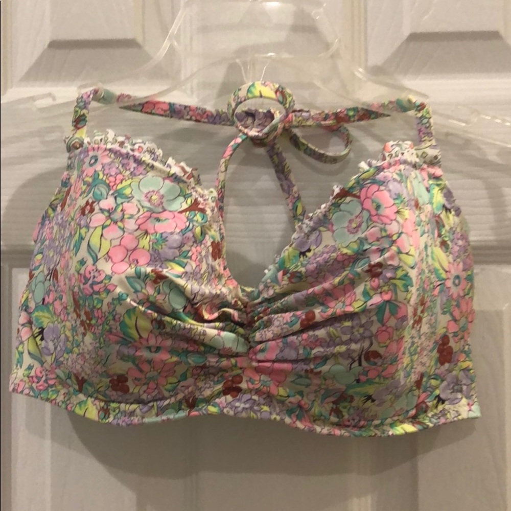 Victoria’s Secret Bikini Top - 34DD
